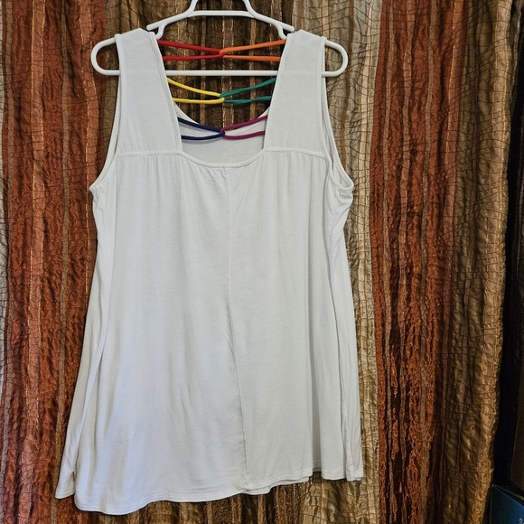 Lane Bryant Livi White Tank Top Rainbow Love Print & Cross Back, Plus Size 18/20 - Picture 2 of 5